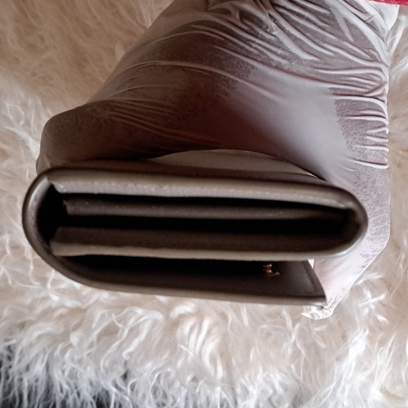 Celine Large Flap Wallet in Grained Calfskin EUC - Picture 5 of 15